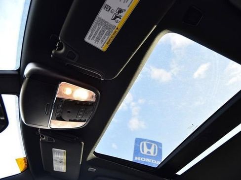 Used 2023 Chrysler 300 S image 21