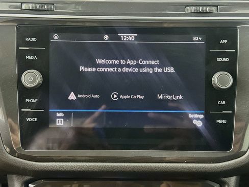 Used 2023 Volkswagen Tiguan SE w/ Panoramic Sunroof Package FWD image 21