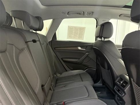 Certified 2025 Audi Q5 2.0T Premium image 8