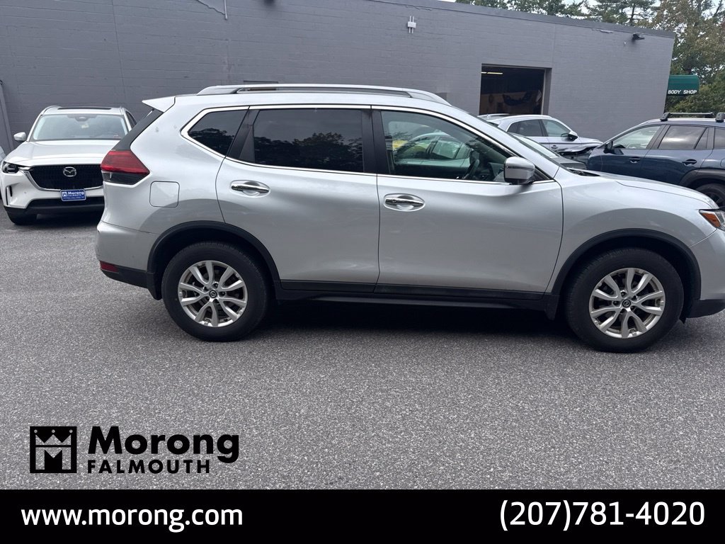 Used 2018 Nissan Rogue SV w/ Sun & Sound Touring Package AWD/4WD image 4