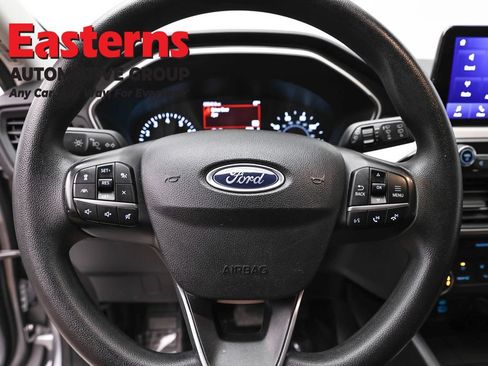 Used 2022 Ford Escape SE FWD image 10