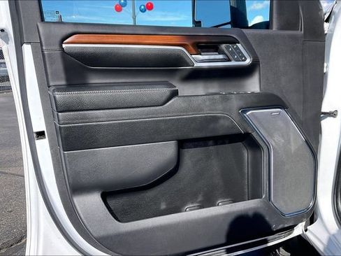 Used 2024 GMC Sierra 3500 Denali w/ Denali Reserve Package image 18