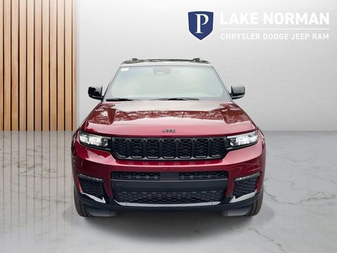 New 2025 Jeep Grand Cherokee L Limited w/ Trailer Tow Package image 3