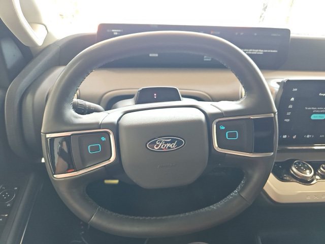 Used 2025 Ford Expedition Active AWD/4WD image 13