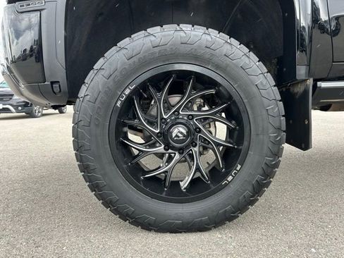 Used 2024 GMC Sierra 3500 Denali Ultimate AWD/4WD image 14