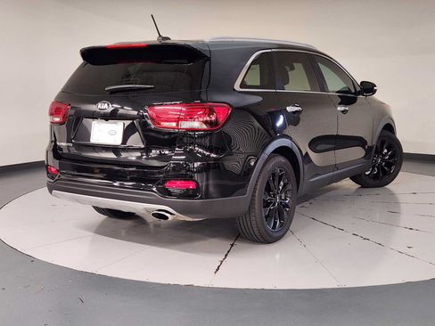 Used 2020 Kia Sorento EX FWD image 2