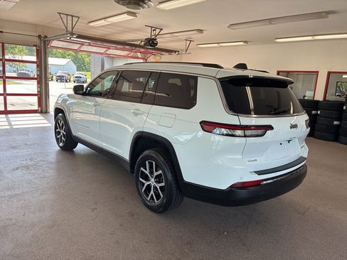 Used 2024 Jeep Grand Cherokee L Limited AWD/4WD image 17