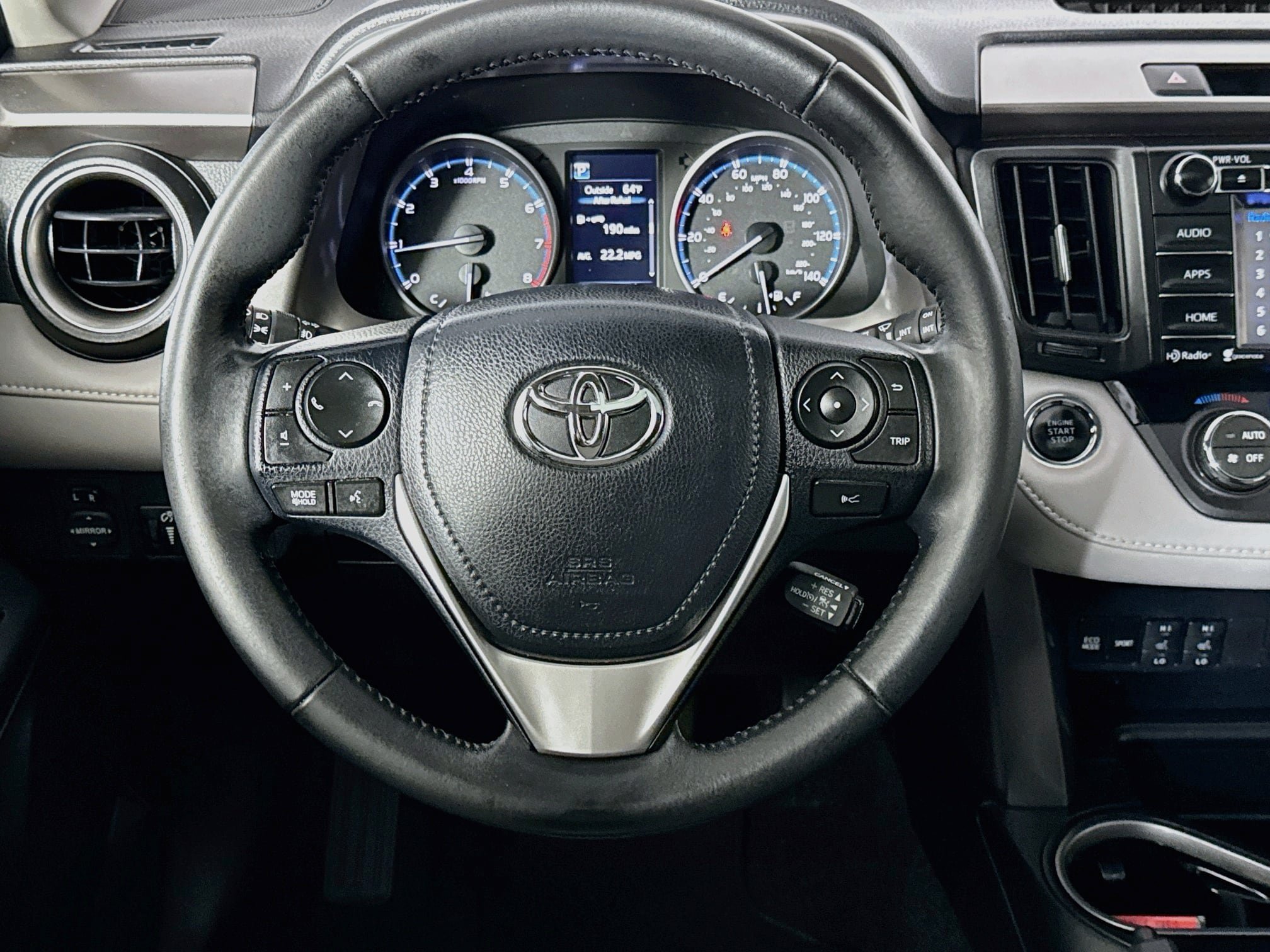 Used 2018 Toyota RAV4 XLE AWD/4WD image 25