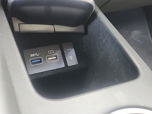 Used 2024 Genesis Electrified GV70 AWD/4WD image 24