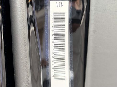 Used 2023 Bentley Bentayga image 52