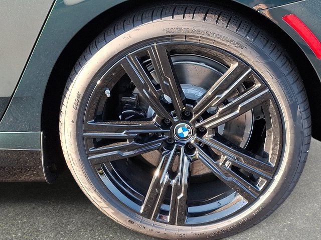 New 2027 BMW i7 xDrive60 AWD/4WD image 8