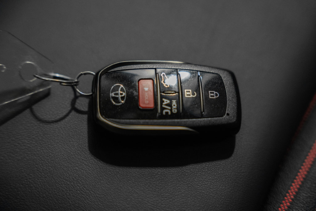 Used 2025 Toyota RAV4 XSE w/ Weather Package AWD/4WD image 37