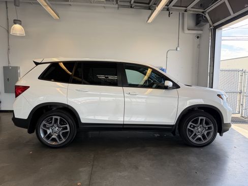 Used 2023 Honda Passport EX-L image 2