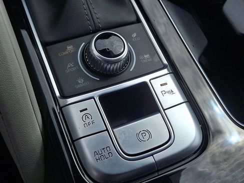 Certified 2023 Kia Telluride EX w/ EX Captain's Chair Package AWD/4WD image 23