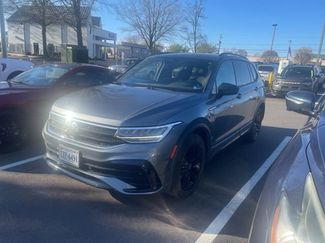 Used 2022 Volkswagen Tiguan SE R-Line video 1