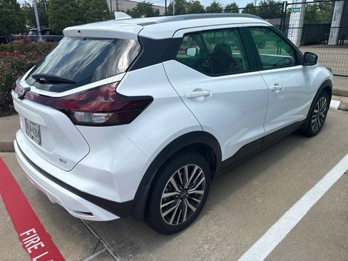 Used 2024 Nissan Kicks SV FWD image 2