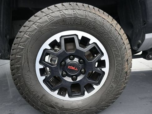 Used 2024 Toyota Tacoma TRD Off-Road AWD/4WD image 10