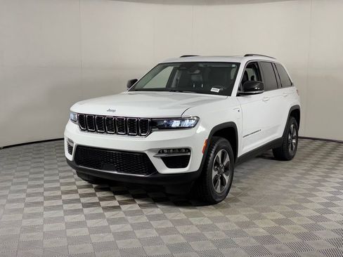 Used 2023 Jeep Grand Cherokee 4WD 4xe image 7