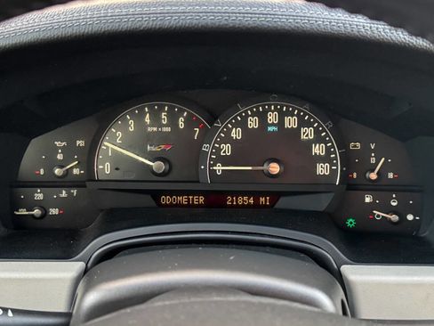 Used 2006 Cadillac XLR V image 35