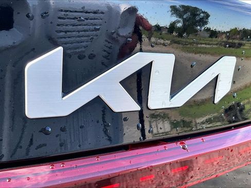 Used 2024 Kia Forte LXS FWD image 8