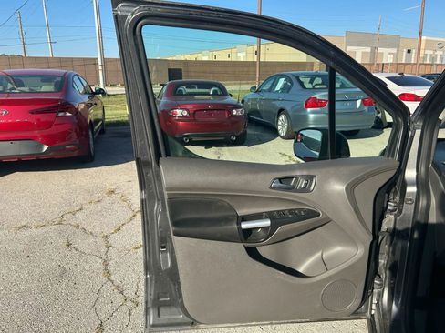 Used 2020 Ford Transit Connect XLT image 9