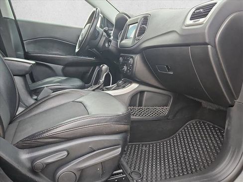 Used 2019 Jeep Compass Latitude w/ Cold Weather Group image 22