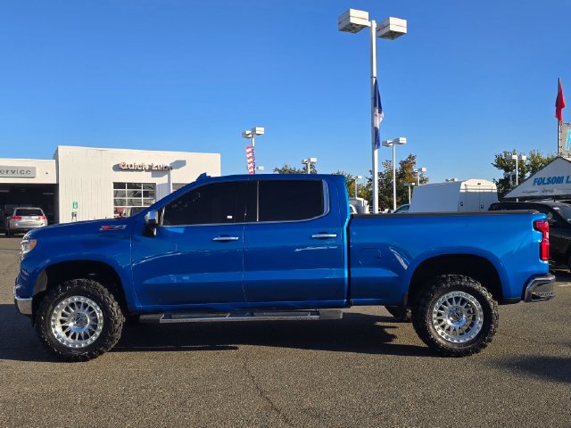 Used 2023 Chevrolet Silverado 1500 LTZ w/ LTZ Premium Package AWD/4WD image 8