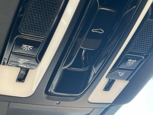 Used 2023 Porsche Cayenne AWD/4WD image 43