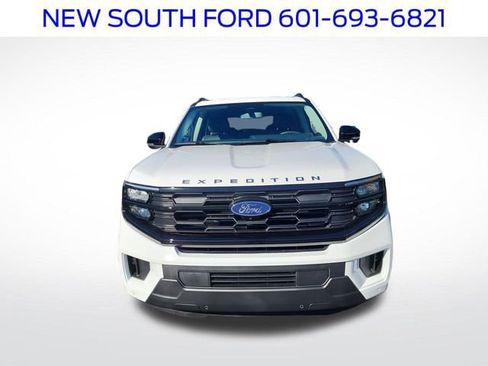 New 2026 Ford Expedition Active image 16