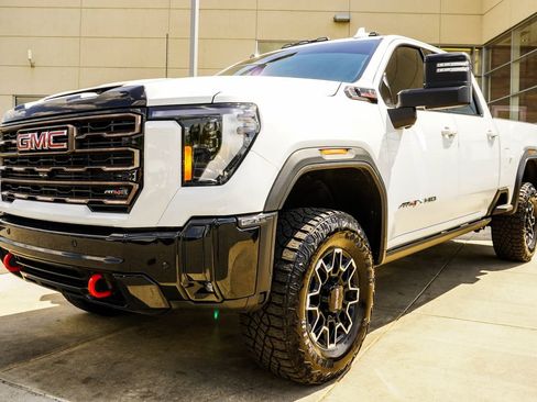 Used 2026 GMC Sierra 2500 AT4X AWD/4WD image 8