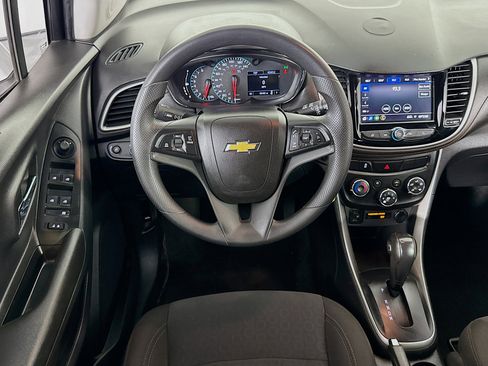 Used 2021 Chevrolet Trax LS w/ Tint and Cruise Package FWD image 16