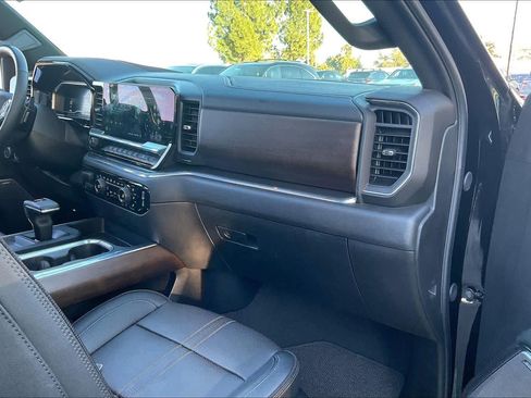 Used 2024 Chevrolet Silverado 1500 High Country w/ Midnight Edition image 18