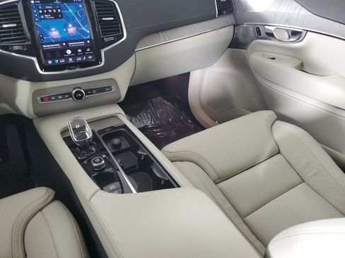 Used 2025 Volvo XC90 T8 Ultra w/ Lounge Package AWD/4WD image 19