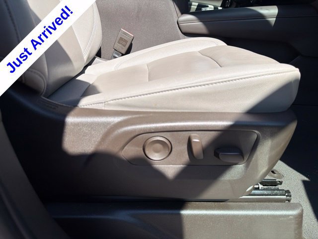 Used 2025 Chevrolet Suburban LT RWD image 22