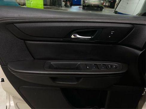 Used 2016 Chevrolet Traverse LT w/ LPO, 'HIT The Road' Package AWD/4WD image 24