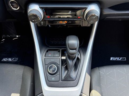 Certified 2025 Toyota RAV4 XLE AWD/4WD image 21