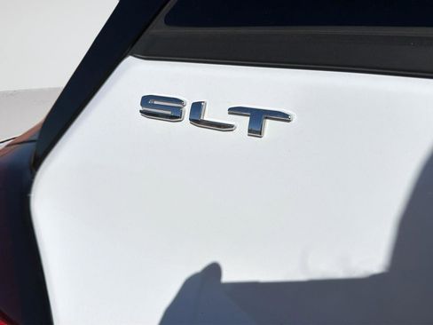 Used 2024 GMC Terrain SLT AWD/4WD image 36