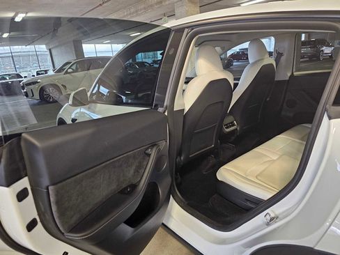 Used 2023 Tesla Model Y AWD image 30