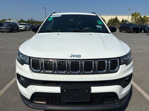 Used 2023 Jeep Compass Latitude AWD/4WD image 10
