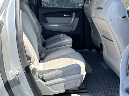 Used 2012 GMC Acadia SLT FWD image 13