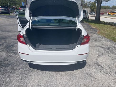 Used 2018 Honda Accord LX image 10