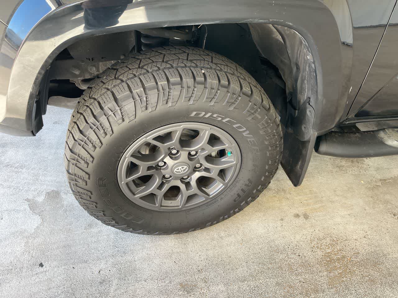Used 2018 Toyota Tacoma SR5 AWD/4WD image 10