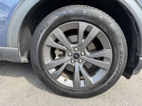 Used 2021 Ford Explorer XLT w/ Equipment Group 202A RWD image 11