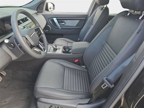 New 2026 Land Rover Discovery Sport Landmark image 15