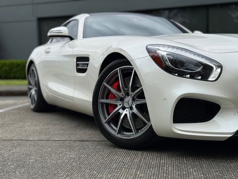 Used 2017 Mercedes-Benz AMG GT S image 2