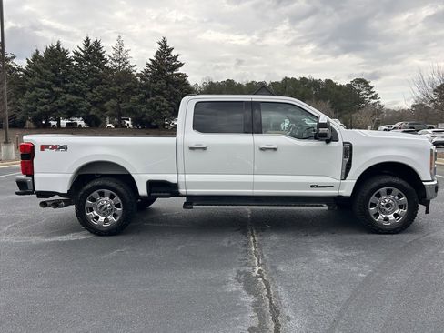 Used 2023 Ford F250 Lariat w/ Chrome Package image 25