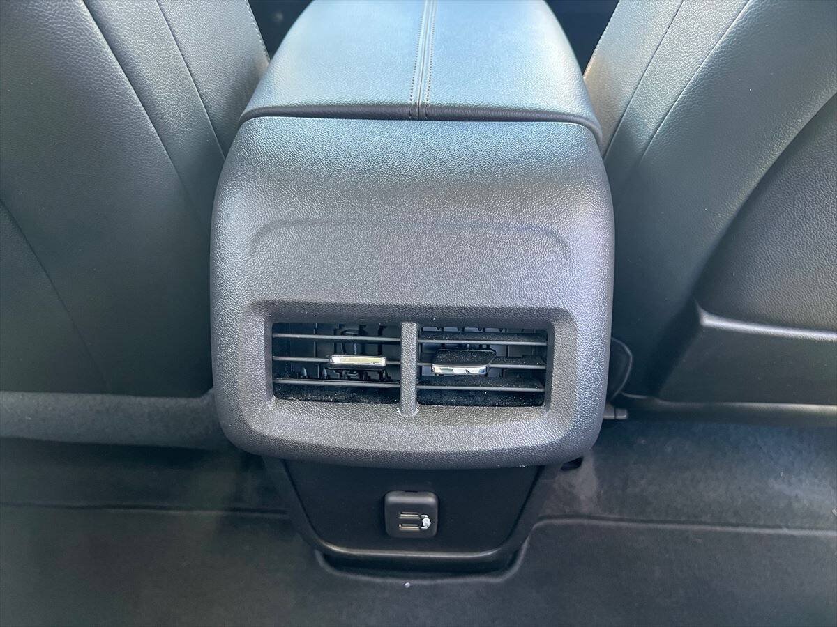 Used 2024 GMC Terrain SLT FWD image 15