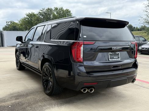 Used 2024 GMC Yukon XL Denali w/ Advanced Technology Package AWD/4WD image 4