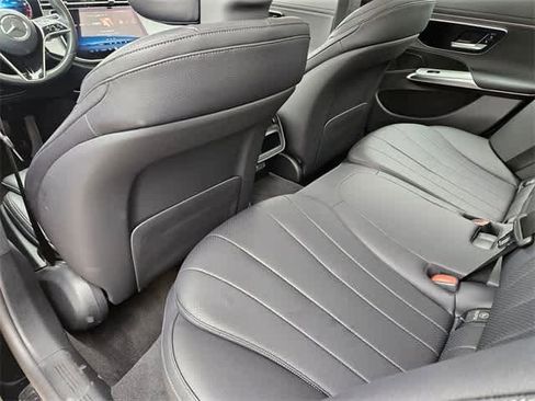 Used 2024 Mercedes-Benz E 350 4MATIC Sedan image 17