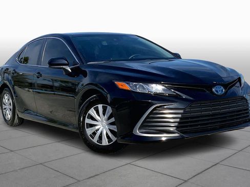 Certified 2023 Toyota Camry LE image 3